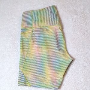 Old Navy High-Waisted Power Soft Side-Pocket Bike Shorts - 8" - Rainbow Burst